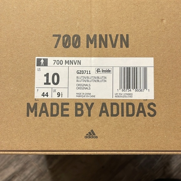 Yeezy Boost 700- Like New Size 10 - Picture 4 of 5